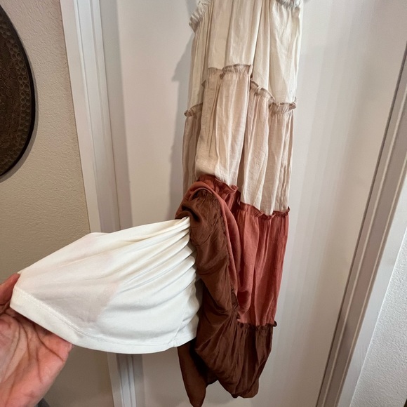 Blu Pepper Tiered Colorblock Maxi Dress – Small (NWT) - Picture 4 of 12